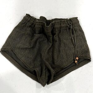 - Rewind shorts olive size L